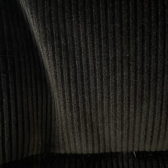 Cropped ALO velvety puffer coat - Picture 2 of 4